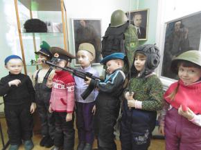 "ОТ КОЛЬЧУГИ ДО МУНДИРА"